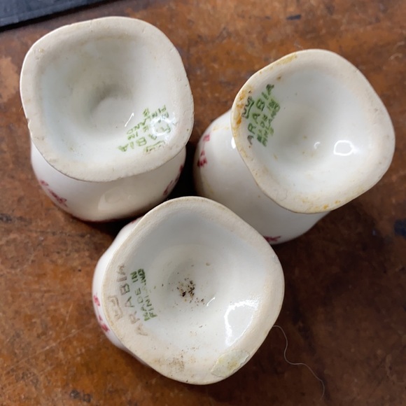 . Vintage Arabia Ceramic Egg Cups - Red Floral Pattern Server Egg Cups - Picture 4 of 5